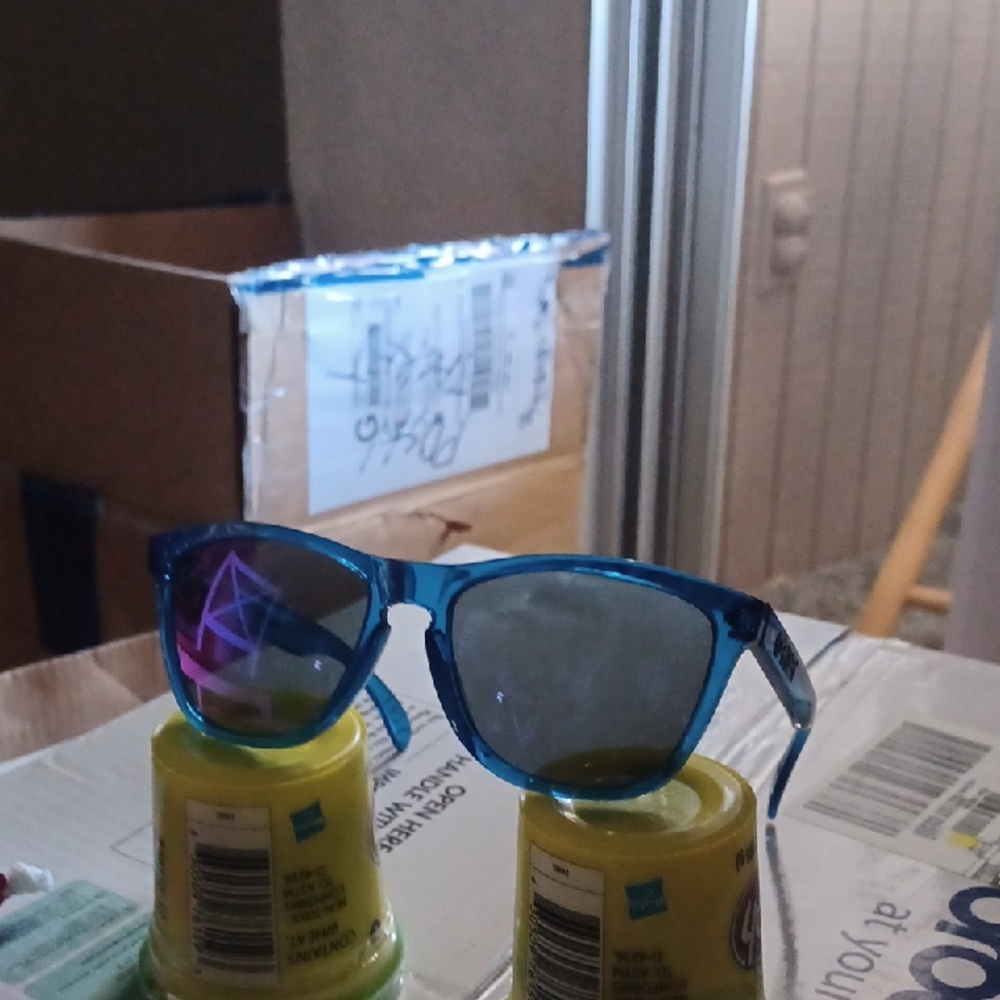 Chic Blue Sunglasses OAKLEY Frogskins NEW trans Blur